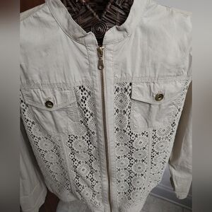 Chicos Size 2 (12-14) Tan Crochet Lace Zip Front Casual Feminine Utility Jacket
